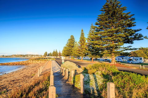 Beachport Caravan Park - Australian Destinations 0