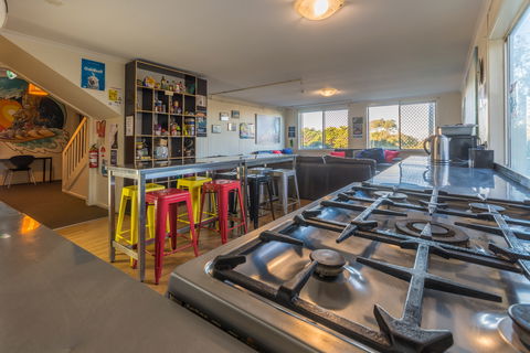 Bells Beach Backpackers - Australian Destinations 1