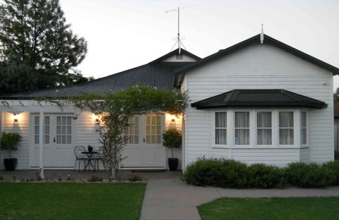 BJs Short Stay Apartments - Australian Destinations 1