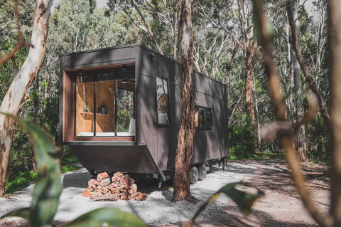 CABN Chloe - Blewitt Springs - Australian Destinations 0