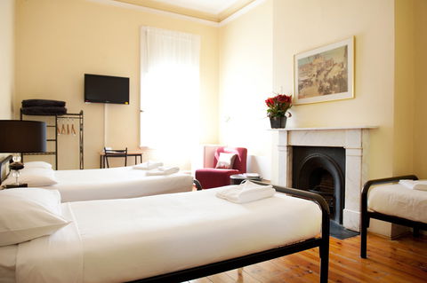 Hotel Claremont Guest House - Australian Destinations 0