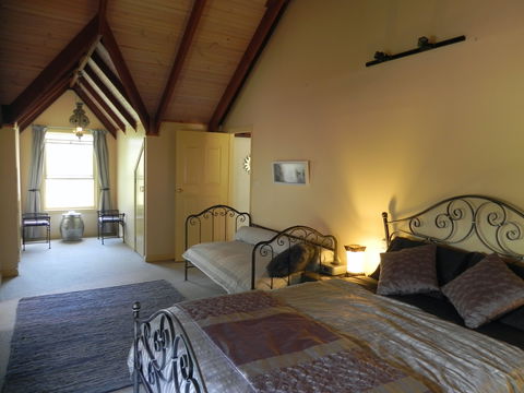 Longbeach Clifftop Retreat - Australian Destinations 1