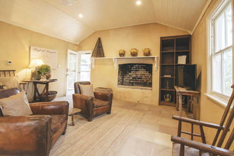 Mayfield Vineyard Cottages - Australian Destinations 2