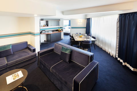 Ramada By Wyndham Diplomat Canberra - Australian Destinations 2