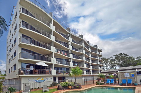 Sails Resort On Golden Beach - Australian Destinations 2