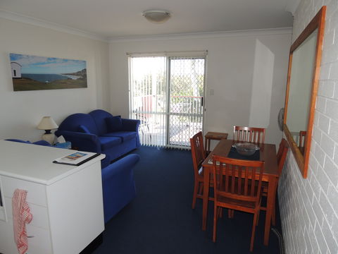 Seascape Holiday Apartments Lake Cathie - Australian Destinations 1