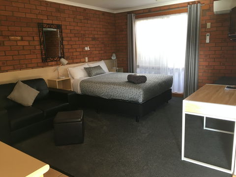 Shannon Motor Inn - Australian Destinations 1