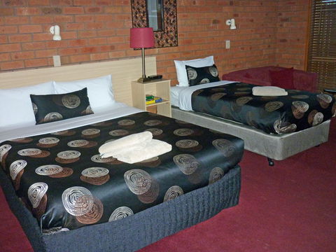 Shannon Motor Inn - Australian Destinations 2