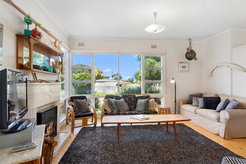 The Cutting - Australian Destinations 1