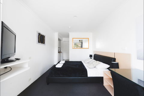 The Manly Hotel Est. 1964 - Australian Destinations 0