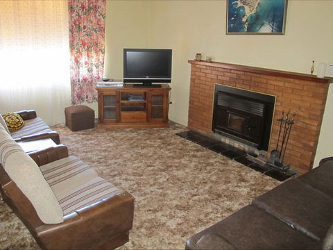Walters Holiday Home - Australian Destinations 1