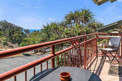 16 Point Lookout Beach Resort - Australian Destinations 0