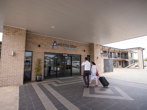 Aastro Dish Motor Inn - Australian Destinations 0