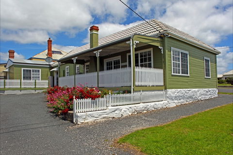 Abbey's 'The Green House' - Australian Destinations 0