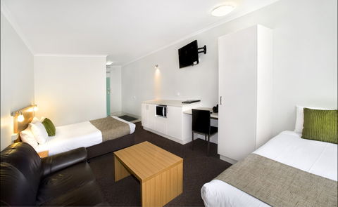 Admiralty Inn - Australian Destinations 1