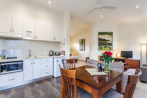 Aireys Inlet Getaway Resort - Australian Destinations 1