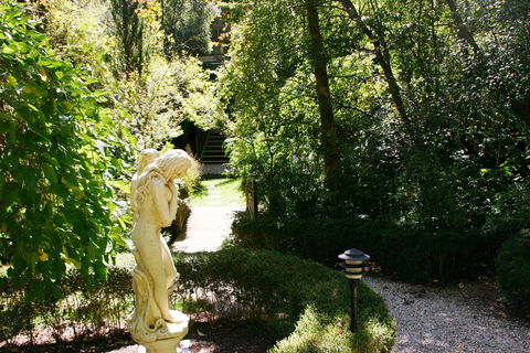 Aldgate Lodge Bed & Breakfast - Australian Destinations 0