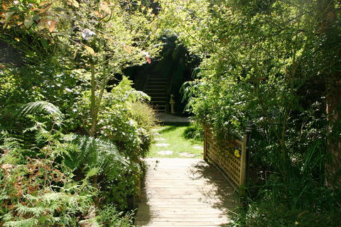 Aldgate Lodge Bed & Breakfast - Australian Destinations 2