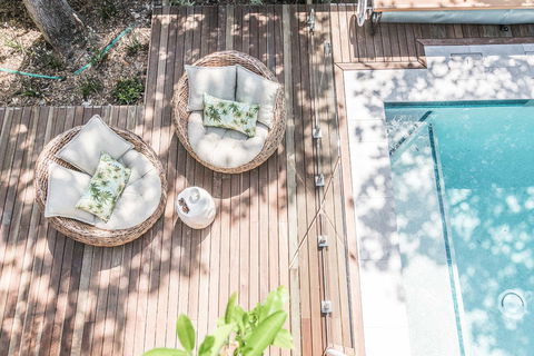 Beach Chalet - Australian Destinations 1
