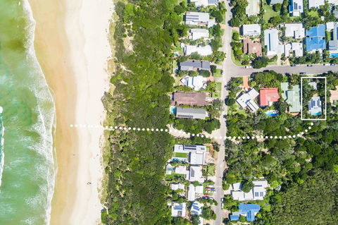 Beach Chalet - Australian Destinations 2