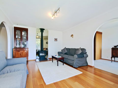 Century 21 SouthCoast: Sun And Sea - Australian Destinations 2