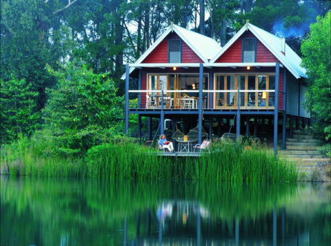 Cloudlake Mountain Retreat - Australian Destinations 0