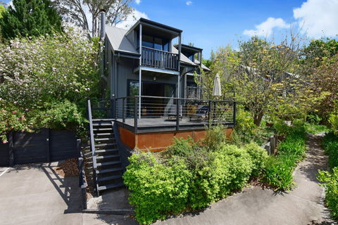 Cloudsong Chalets - Australian Destinations 2
