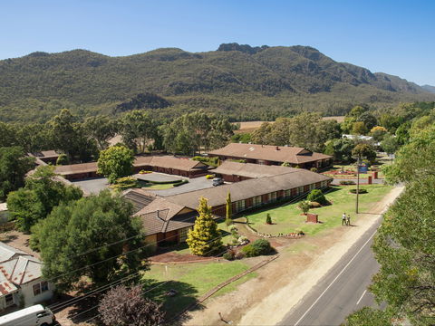 Country Plaza Halls Gap - Australian Destinations 1