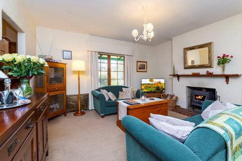 Country Pleasures Bed And Breakfast - Australian Destinations 2