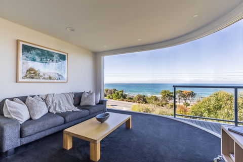 Dlux + Escape @ 83 Great Ocean Road Apartments Lorne - Australian Destinations 0