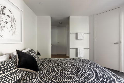 Dlux + Escape @ 83 Great Ocean Road Apartments Lorne - Australian Destinations 2