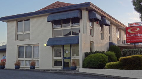 Econo Lodge Hacienda Motel - Australian Destinations 0