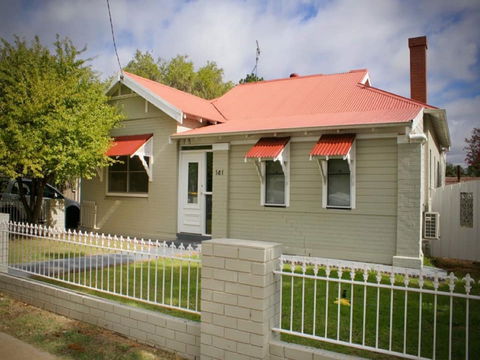 Gipps Street Cottage - Open - Australian Destinations 0