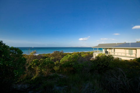 Island Beach Lodge - Australian Destinations 2