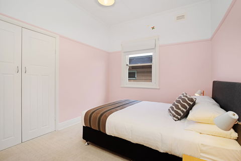 Newcastle Executive Homes - Cooks Hill Cottage - Australian Destinations 2