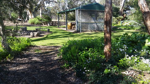 Padthaway Caravan Park - Australian Destinations 2