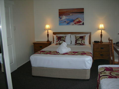 Palm View Holiday Apartments - Australian Destinations 1