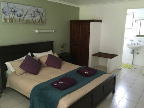 Sinclairs Country Retreat - Australian Destinations 0