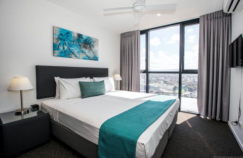 Synergy  Broadbeach - Australian Destinations 1