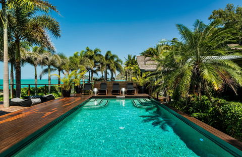 Trinity Beach Palace - Australian Destinations 2