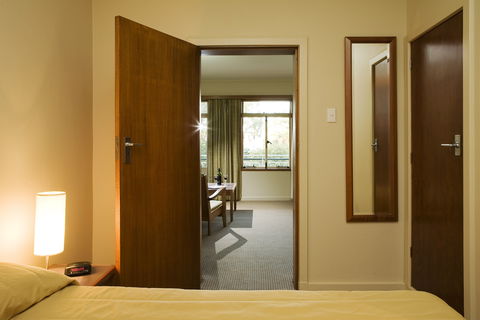 University House - Australian Destinations 2