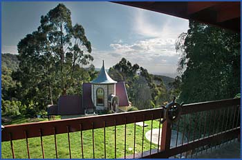 A Camelot Tower And Penthouse - Australian Destinations 2
