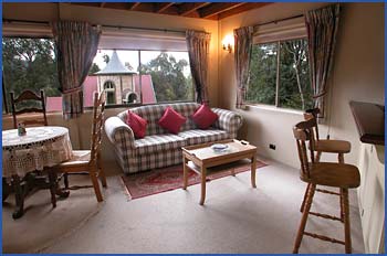 A Camelot Tower And Penthouse - Australian Destinations 4