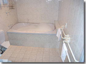 Coachman Motel And Holiday Units - Australian Destinations 4