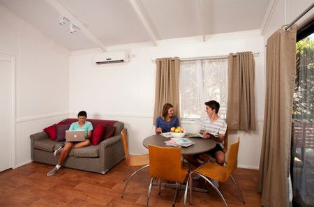 Airport Tourist Village Melbourne - Australian Destinations 5