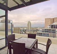Oaks on Castlereagh - Australian Destinations