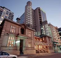 Carlton Crest Hotel - Australian Destinations