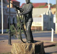 Miners Monument - Australian Destinations