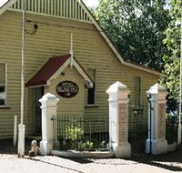 Montville Memorial Precinct - Australian Destinations