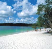 Lake McKenzie - Australian Destinations